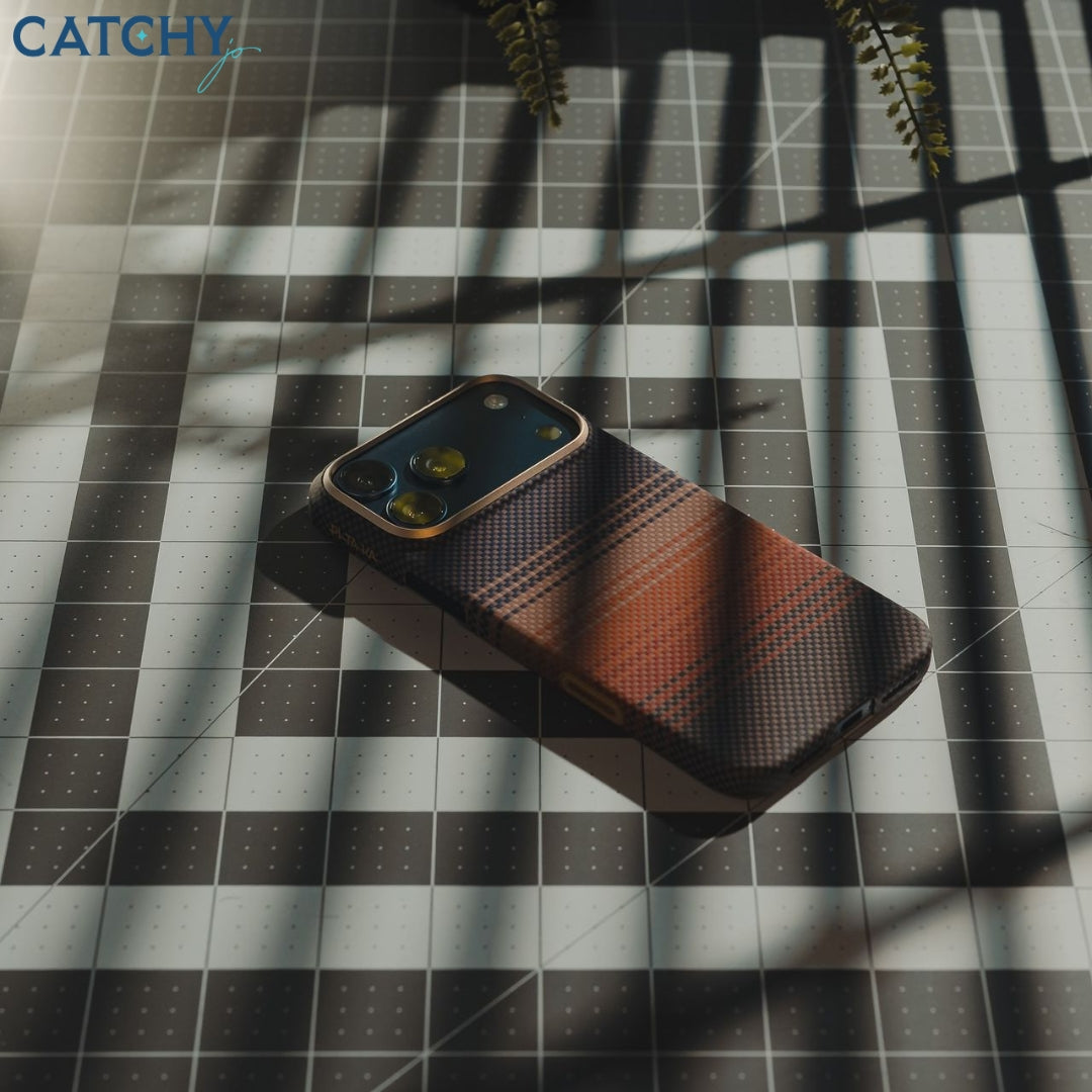 PITAKA iPhone Ultra-Slim Moment Sunset Case