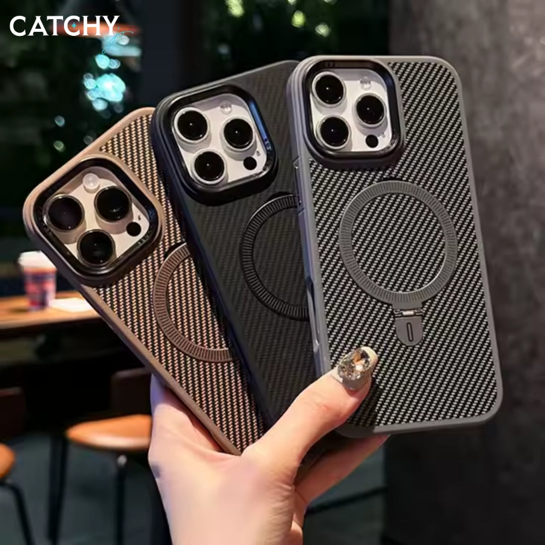غطاء iPhone من ألياف الكربون مع شحن لاسلكي وحامل مسند قابل للطي