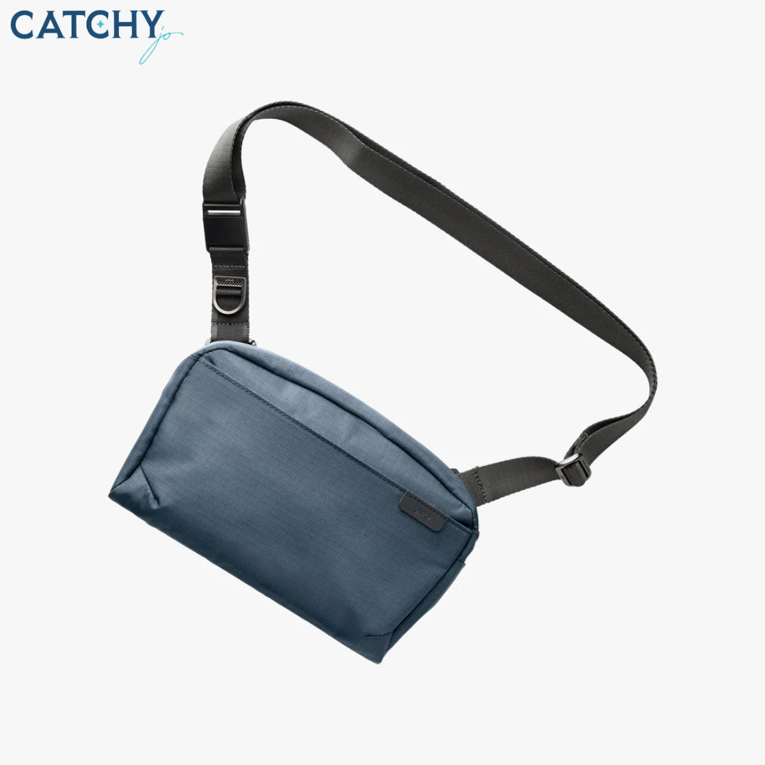 UNIQ Arden Sling Bag