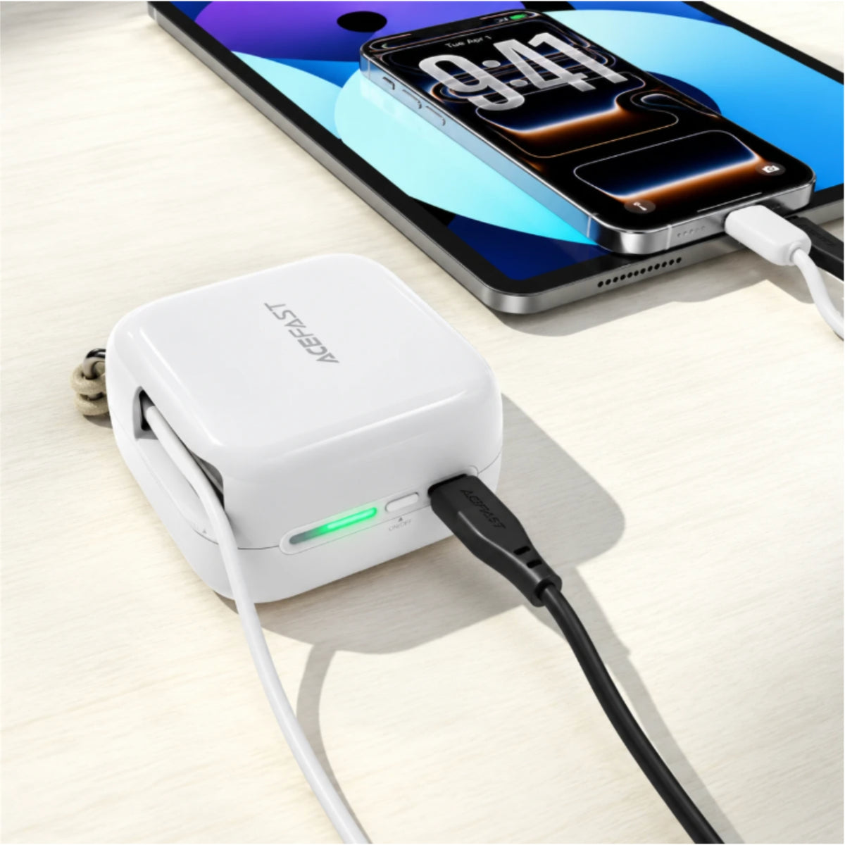 ACEFAST M42 Fast Charging Power Bank With Retractable USB-C Cable