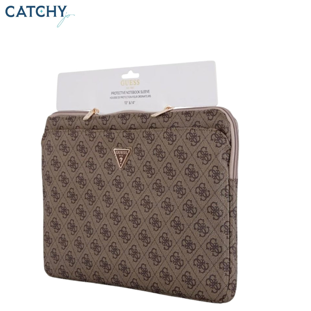 GUESS 4G غلاف لابتوب بسحاب بتصميم خطوط مطبوعة مقاس 14 inch