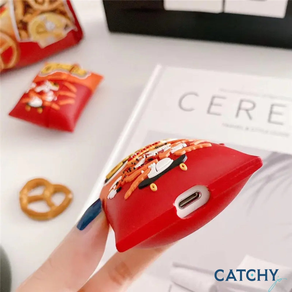 غطاء لسماعات AirPods بطبعة Cheetos