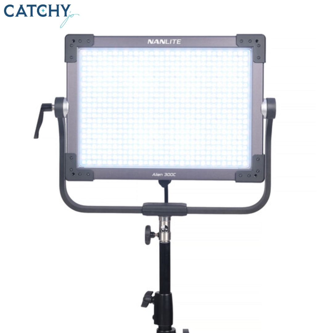 لوحة إضاءة LED RGB Nanlite Alien 300C (V-Mount)